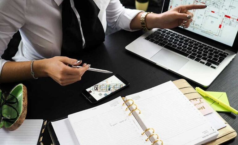 Balancing a Full-Time Job and a Side Hustle Effectively